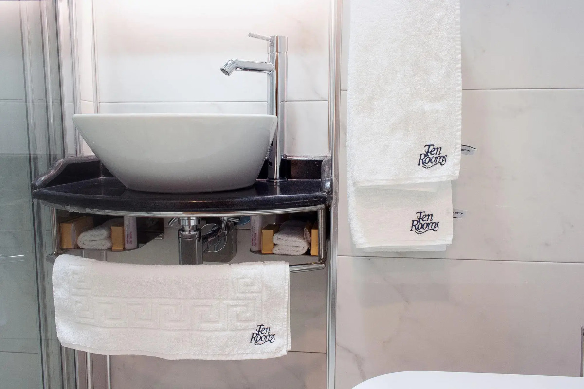 Отель Ten Rooms Istanbul Hotel