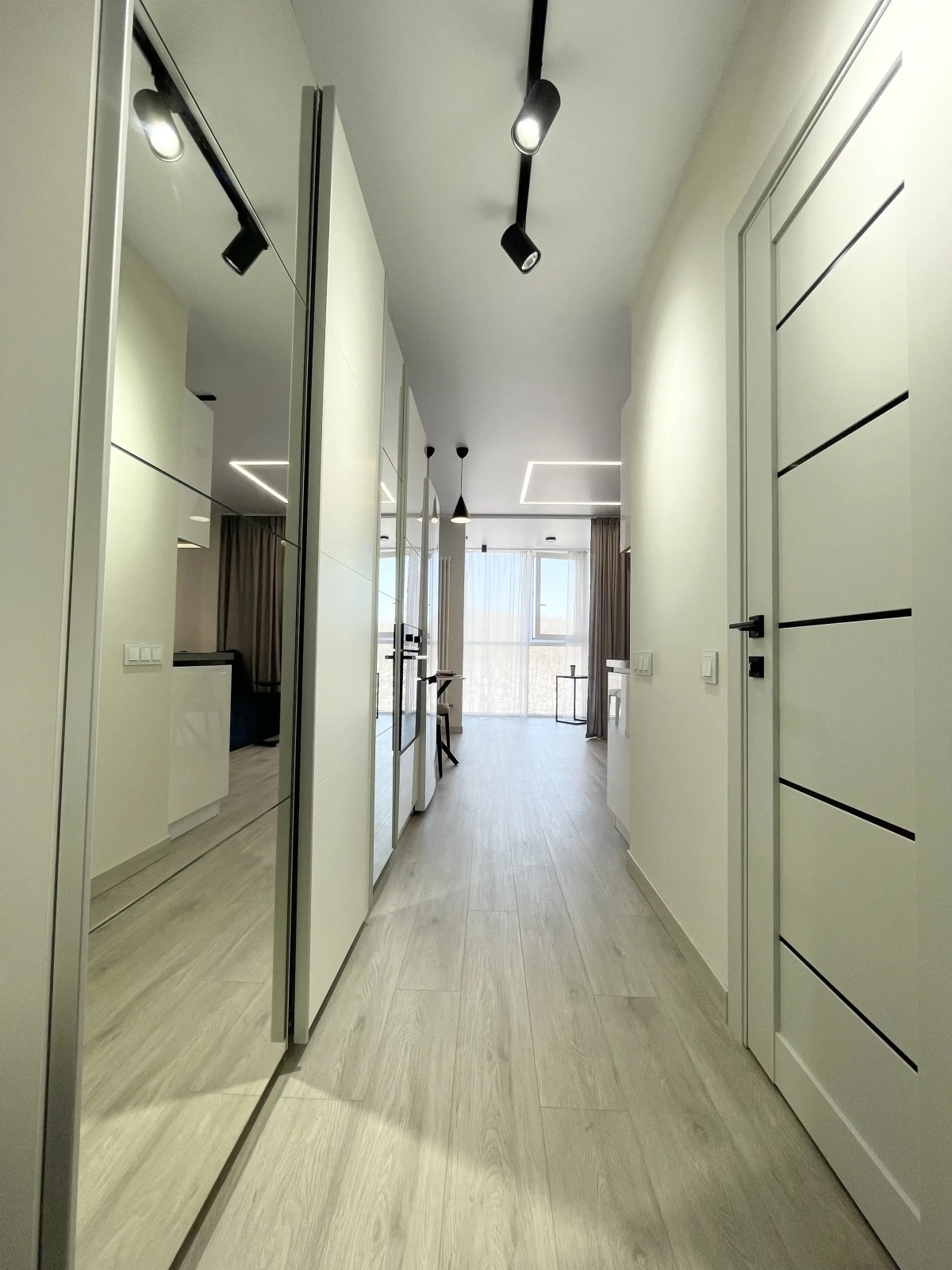 Апартаменты с Видом на Лес и Море