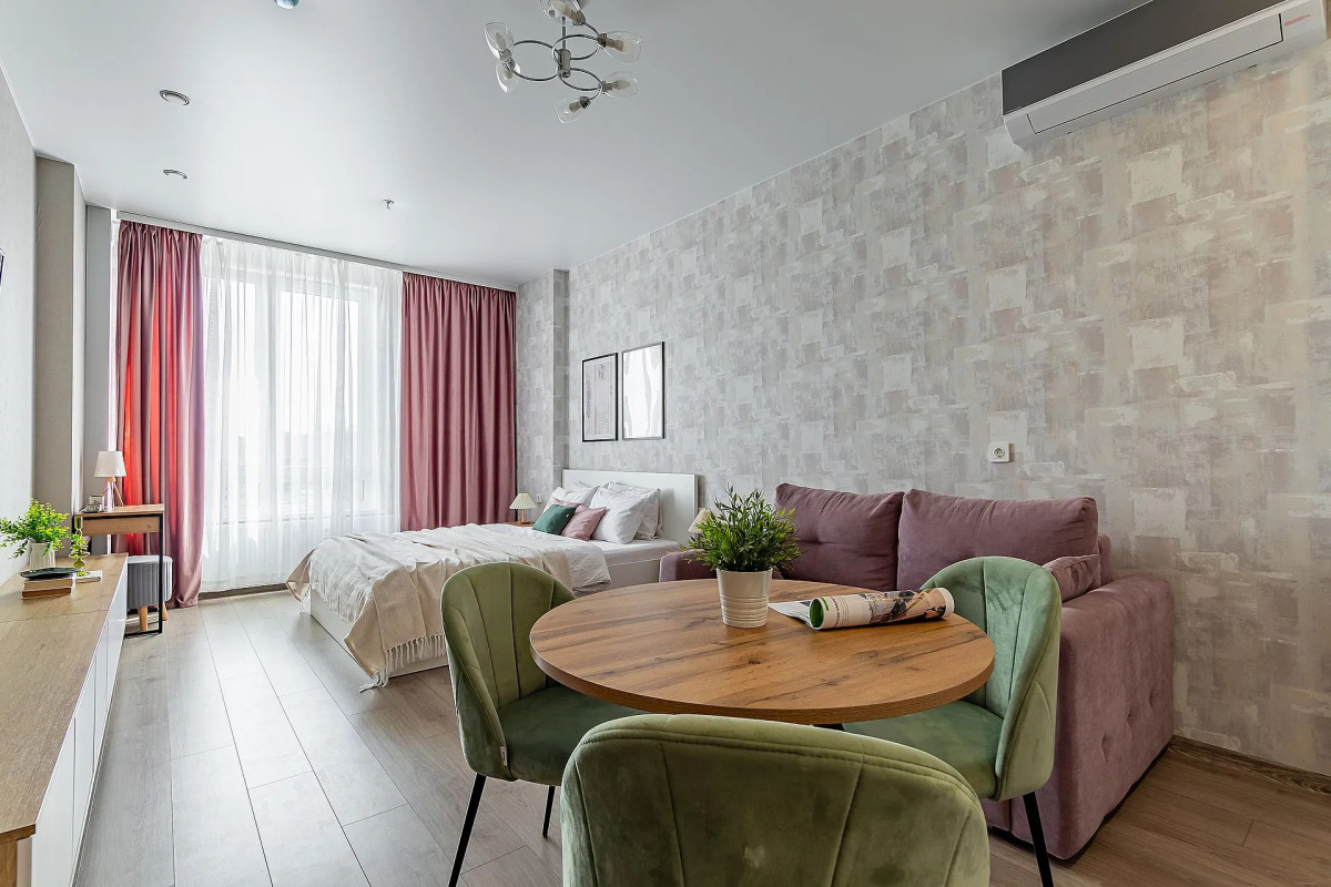 Апартаменты Просторная студия в центре на ул. Горького 23а Сова-Дом