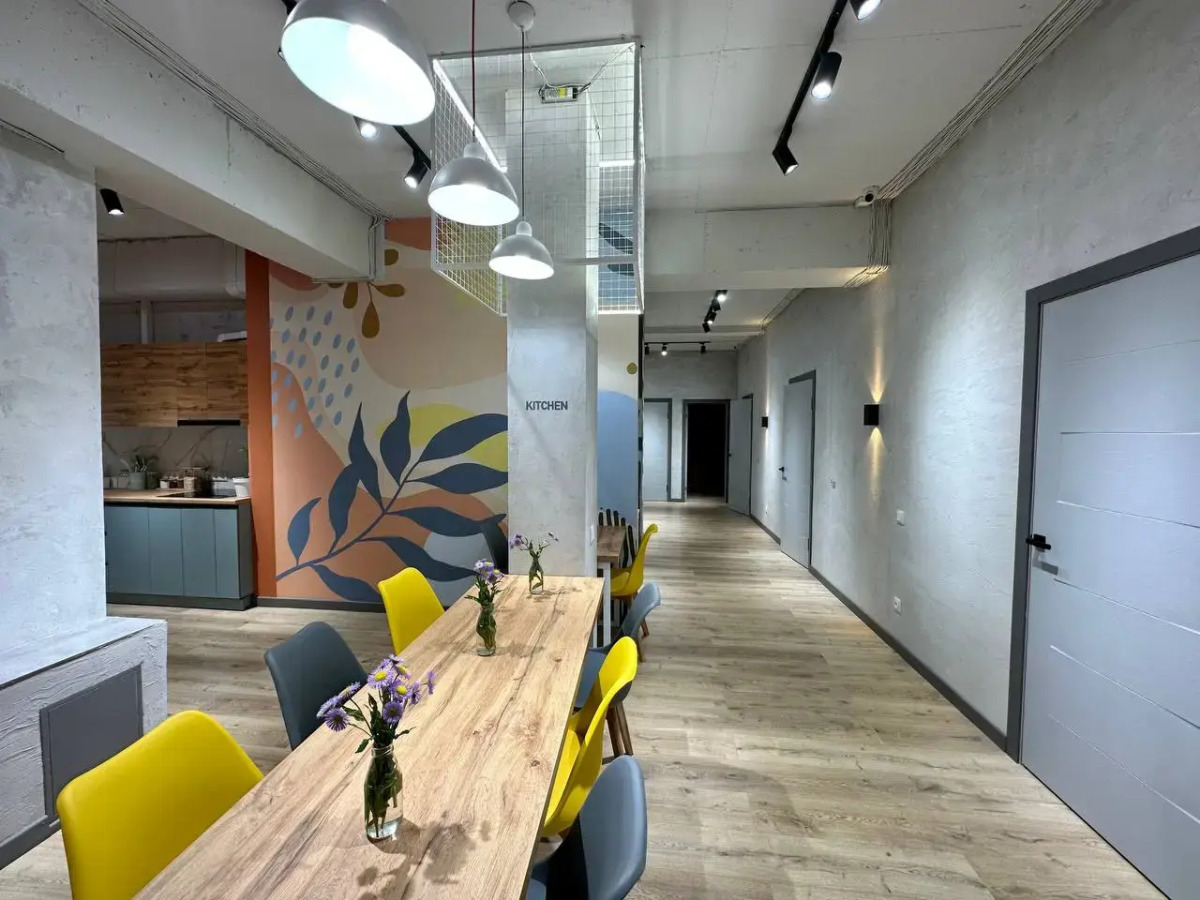 Хостел izzzi hostel Bishkek