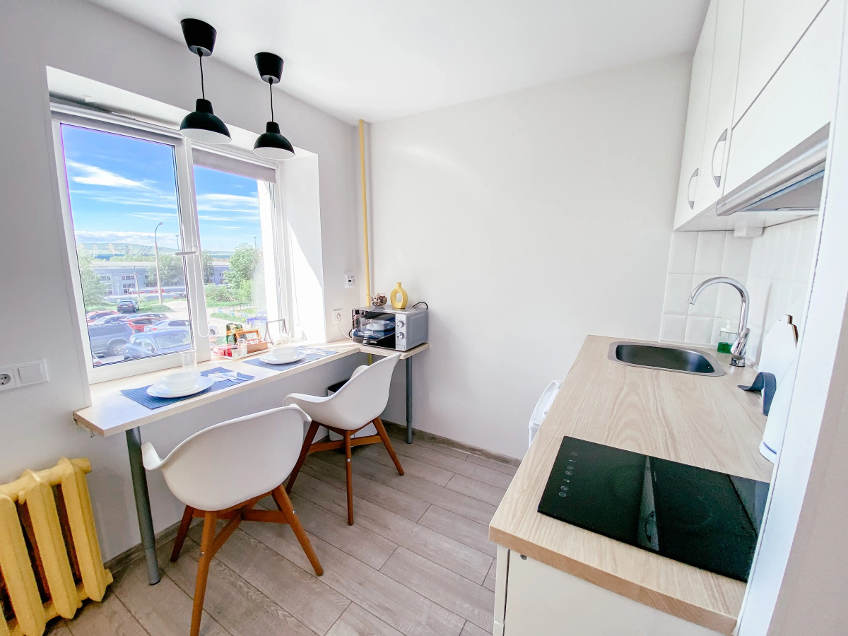 Arctic House Yellow в центре города