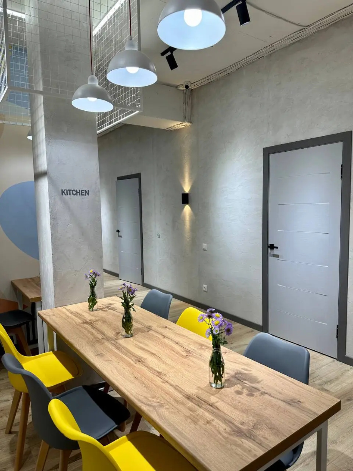 Хостел izzzi hostel Bishkek