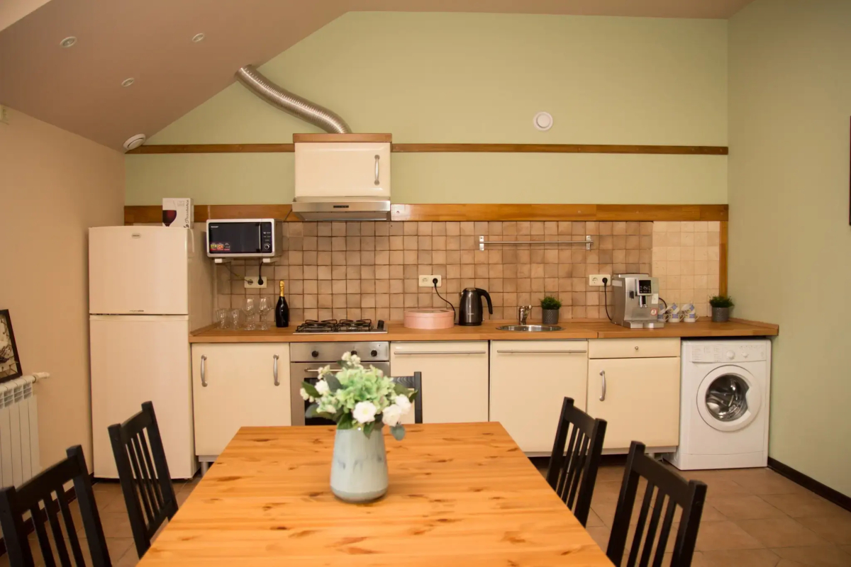 Апартаменты Лоял на улице 9-я Линия 14