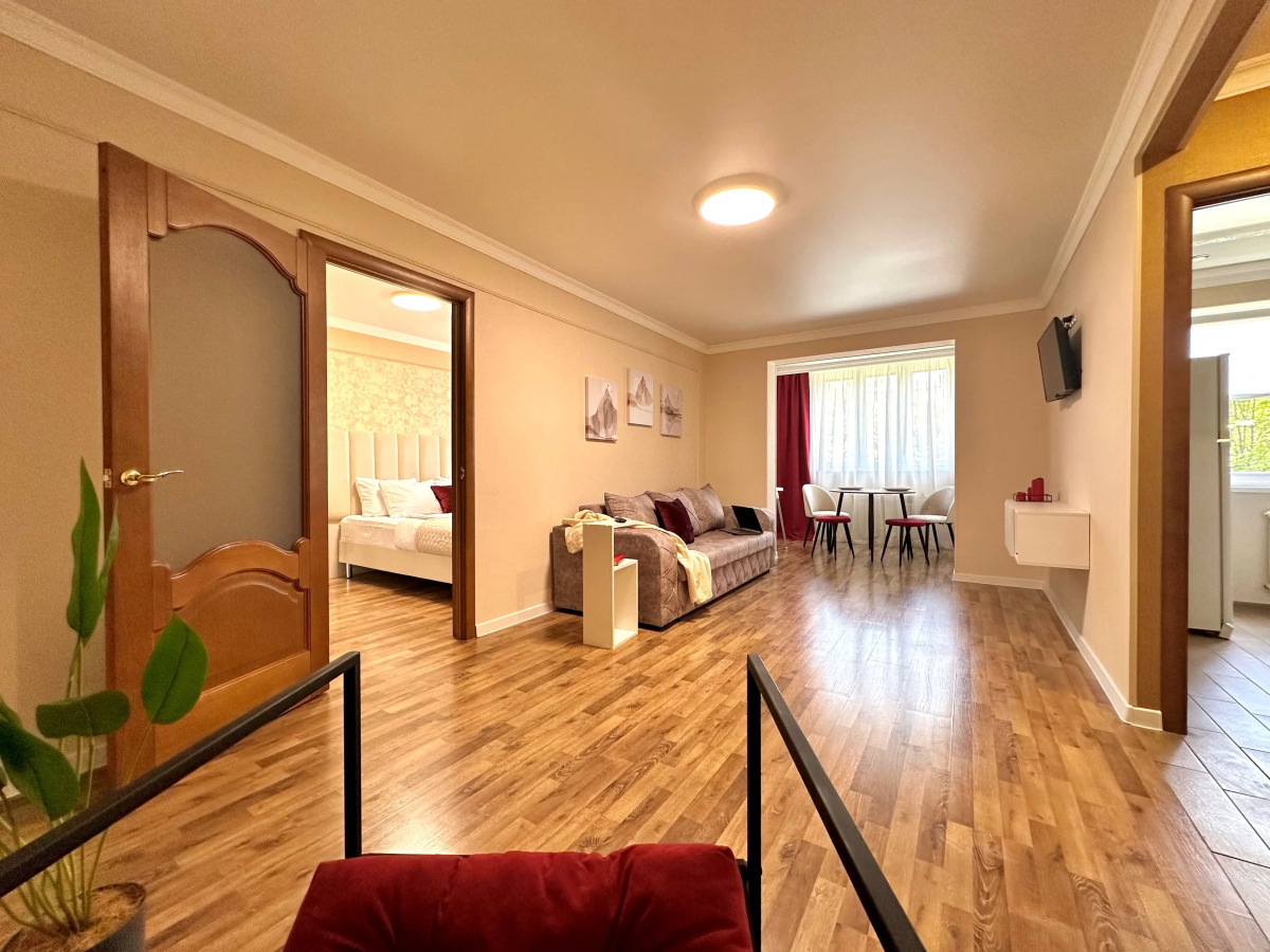 Апартаменты Леонова