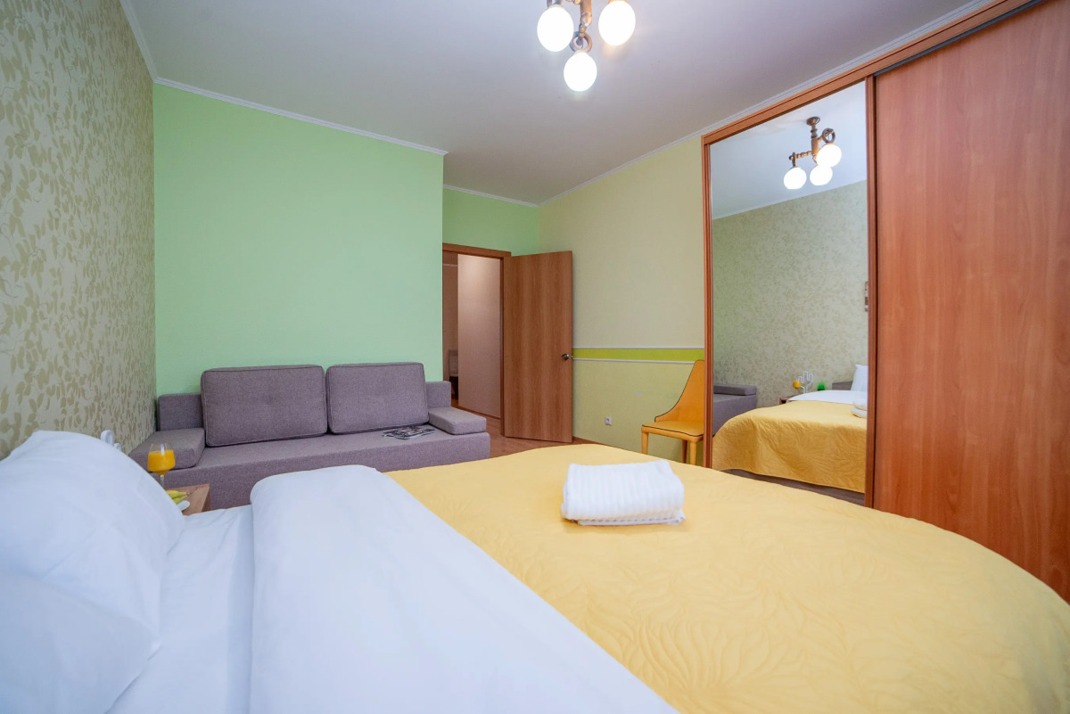 Апартаменты Бажова 68