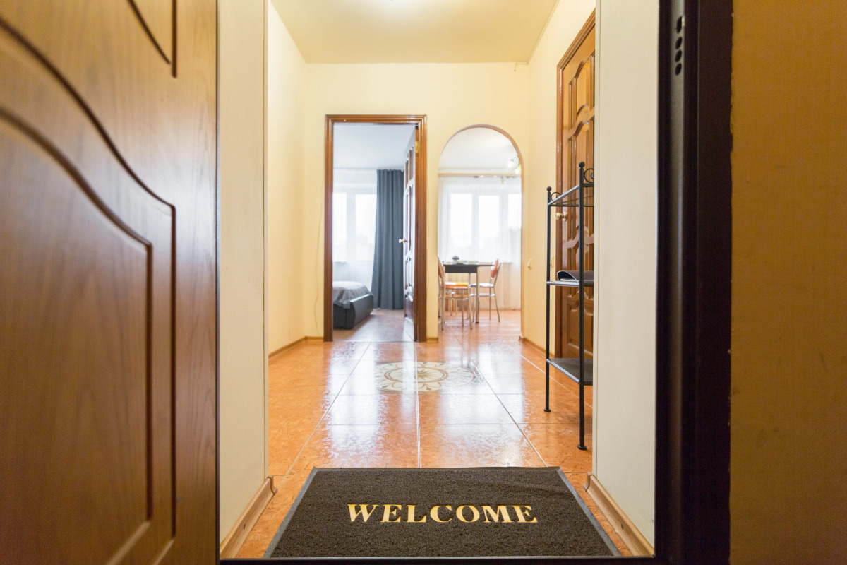 Апартаменты двухкомнатные в центре на ул.Горького 152. Сова-Дом