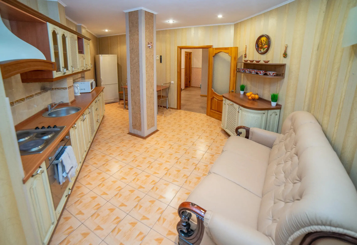 Апартаменты Радищева 12 трехкомнатная