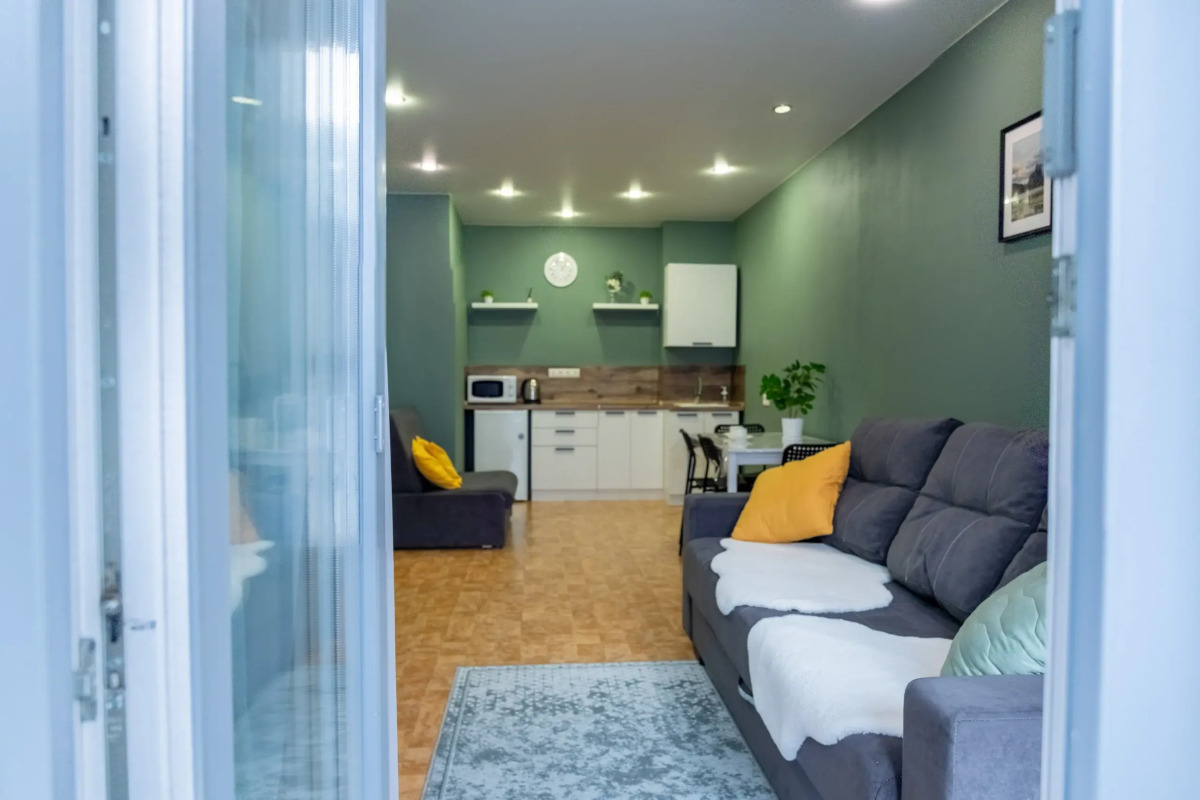 Апартаменты студия в одном из оживленных районов левого берега по улице Немировича -Данченко!