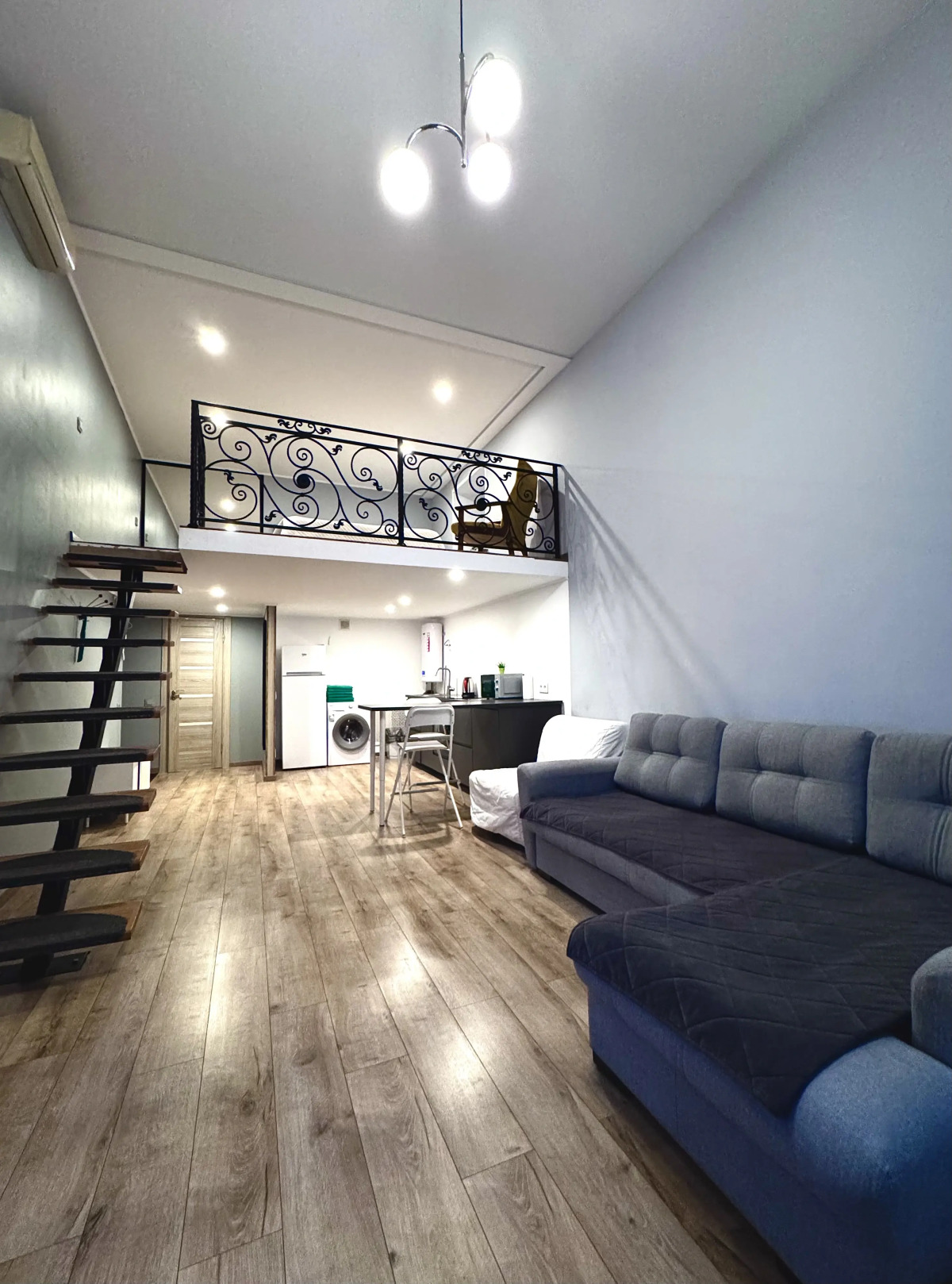 Квартира Cтудия Лофт Двухуровневая Yarapartments