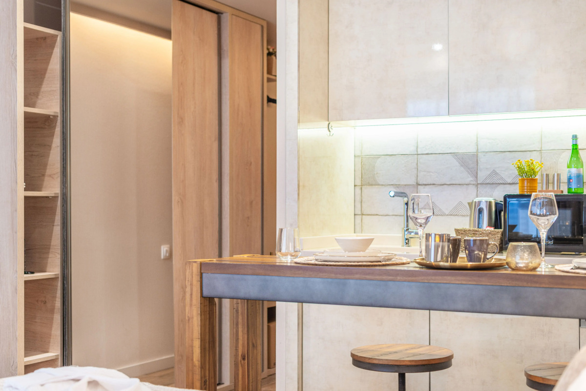 Квартира Vintage Haven Studio - Bohemian Style in Alliance Palace