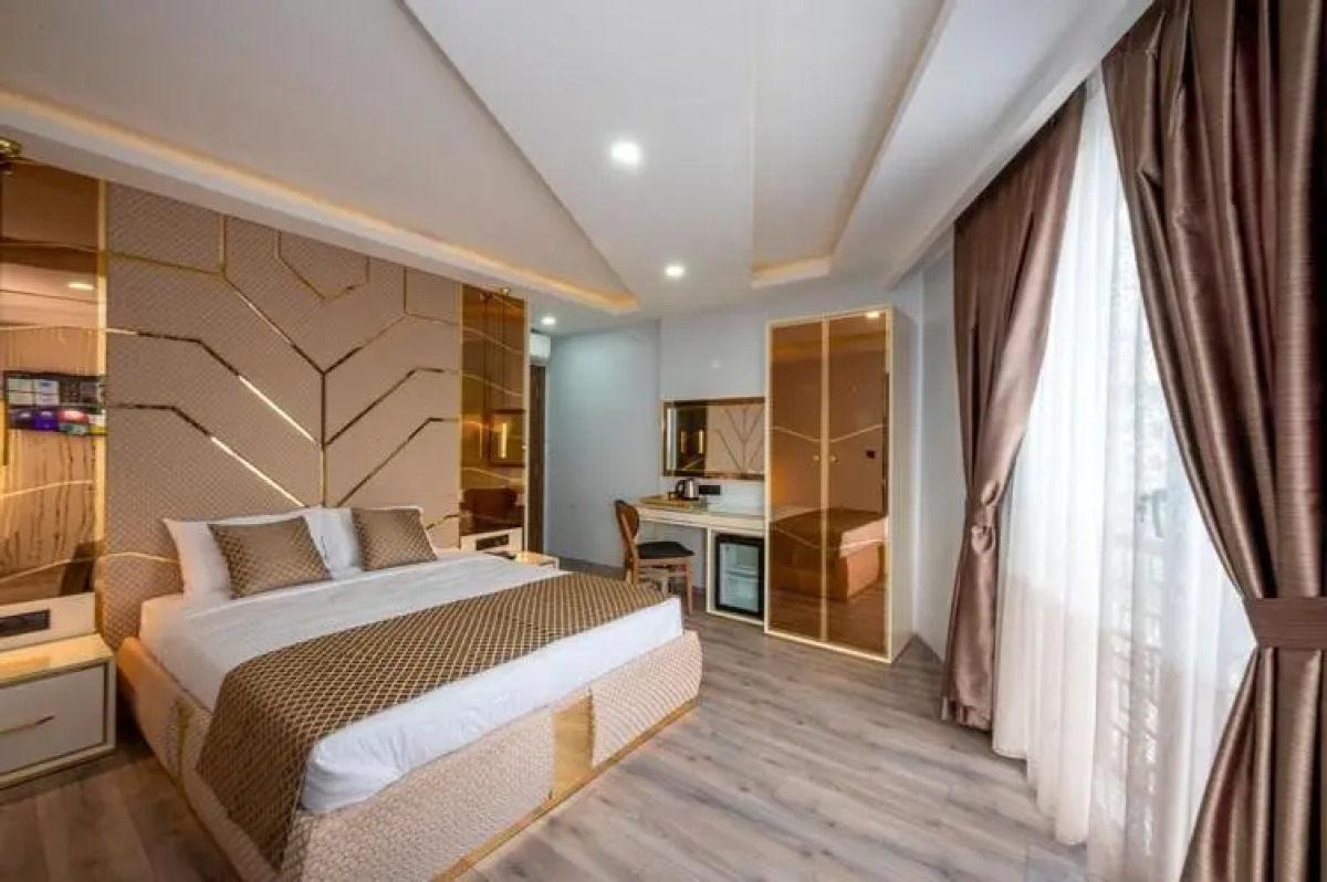 Luxury Airport Hotel by Zazzoni