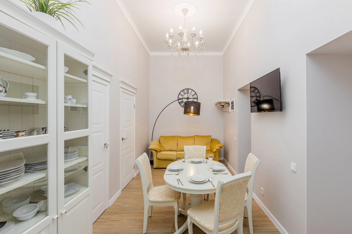 Апартаменты SpbStay Владимирский 13 две спальни