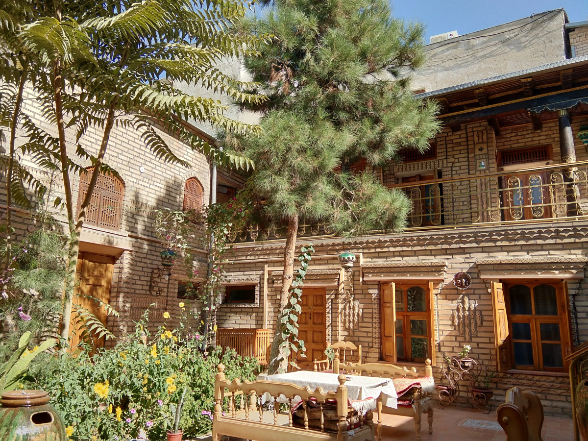 Отель Sasha & Son