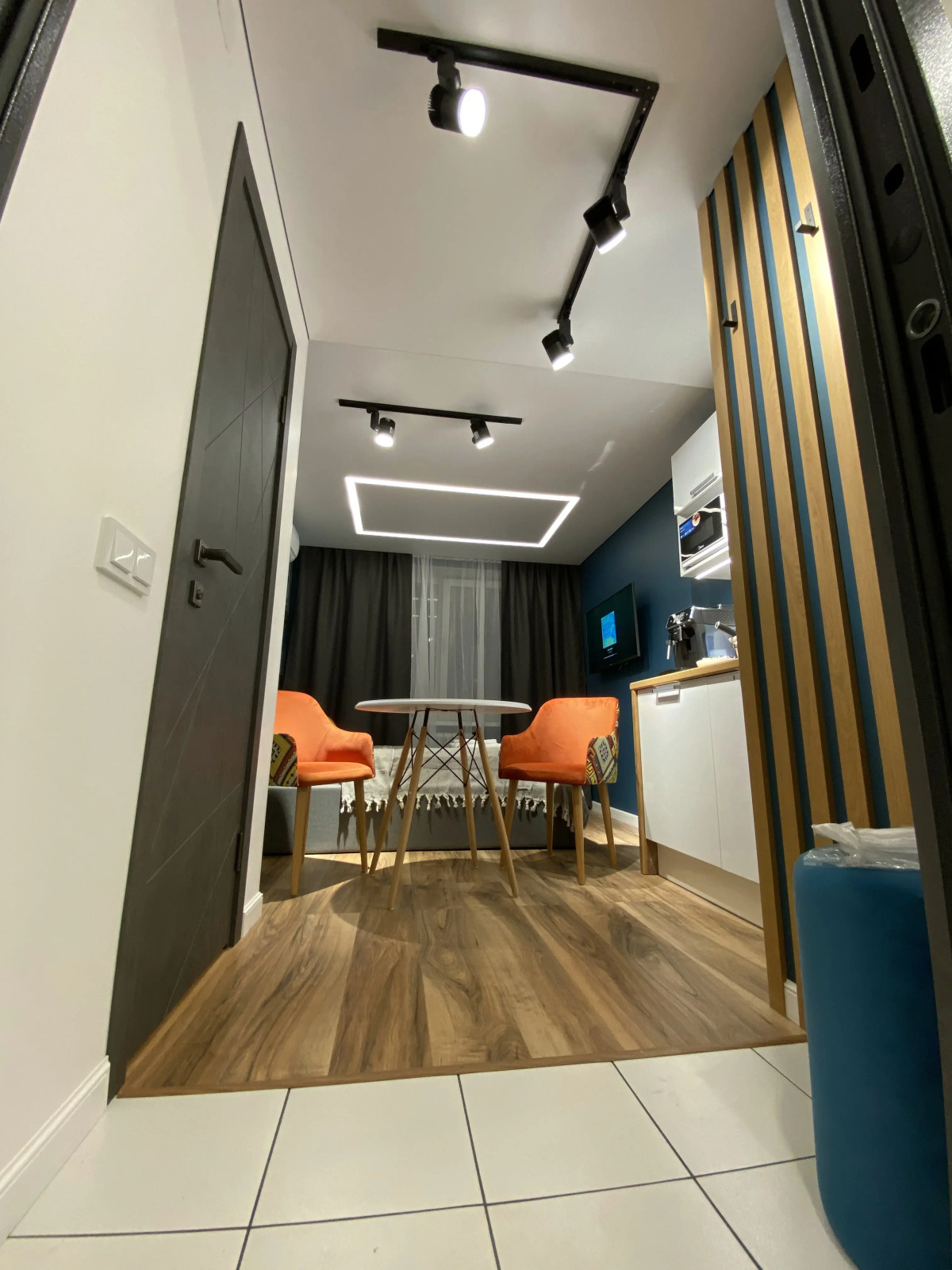 Синяя студия Апартаменты и точка