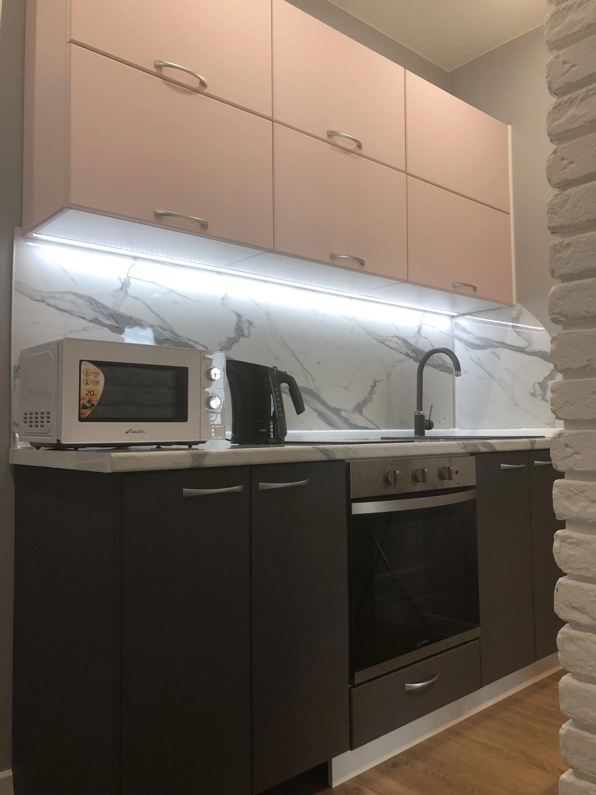 Апартаменты Central Bay Studios Near the Station 1