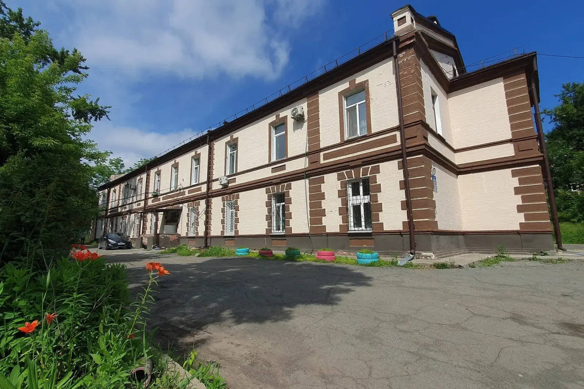 Квартира мини-студия со вторым ярусом у парка с озерами