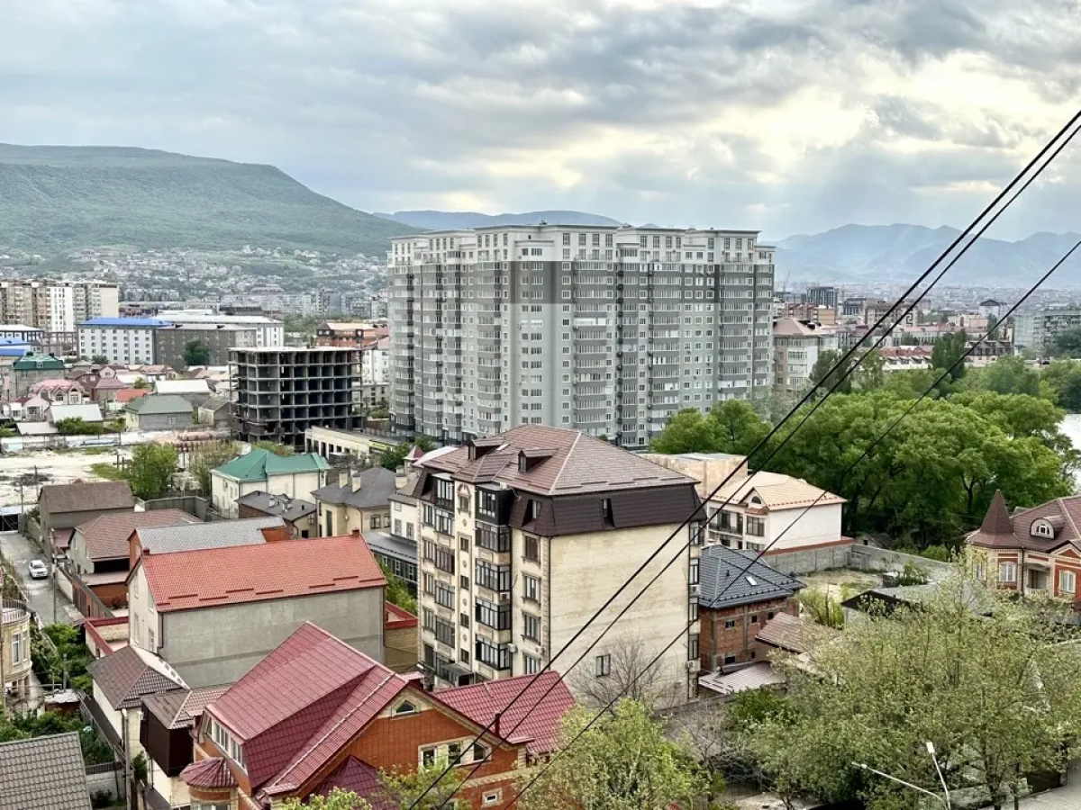Квартира Гаджиева 164