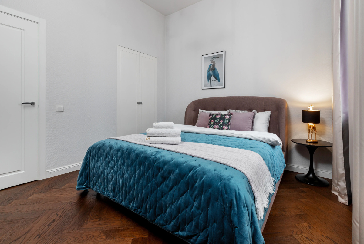 Апартаменты 4-комнатные HomeApart К.Маркса, 30