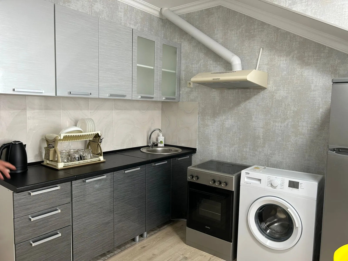 Апартаменты "Эленика" в Центре Каспийска с видом на море