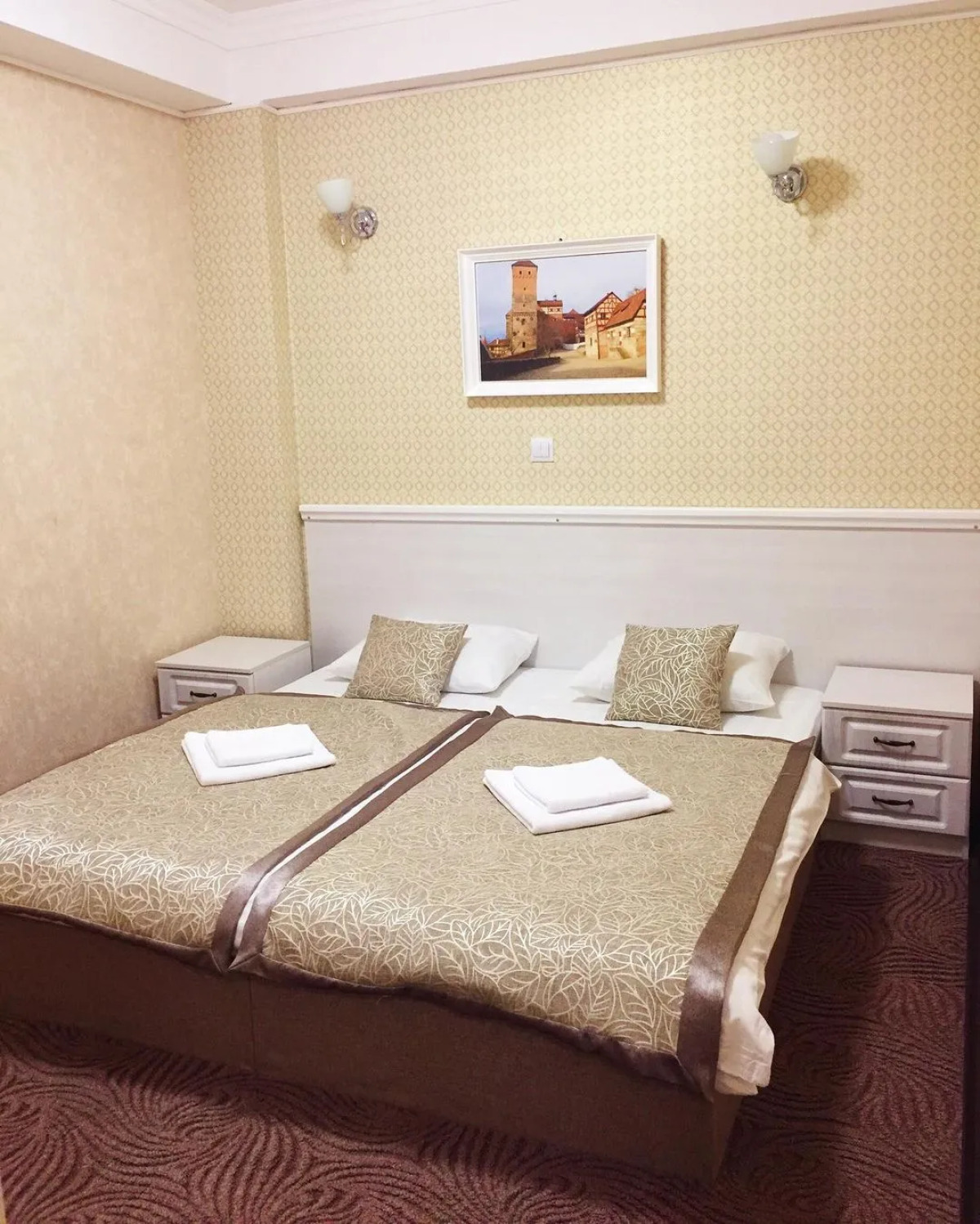 Отель Корона