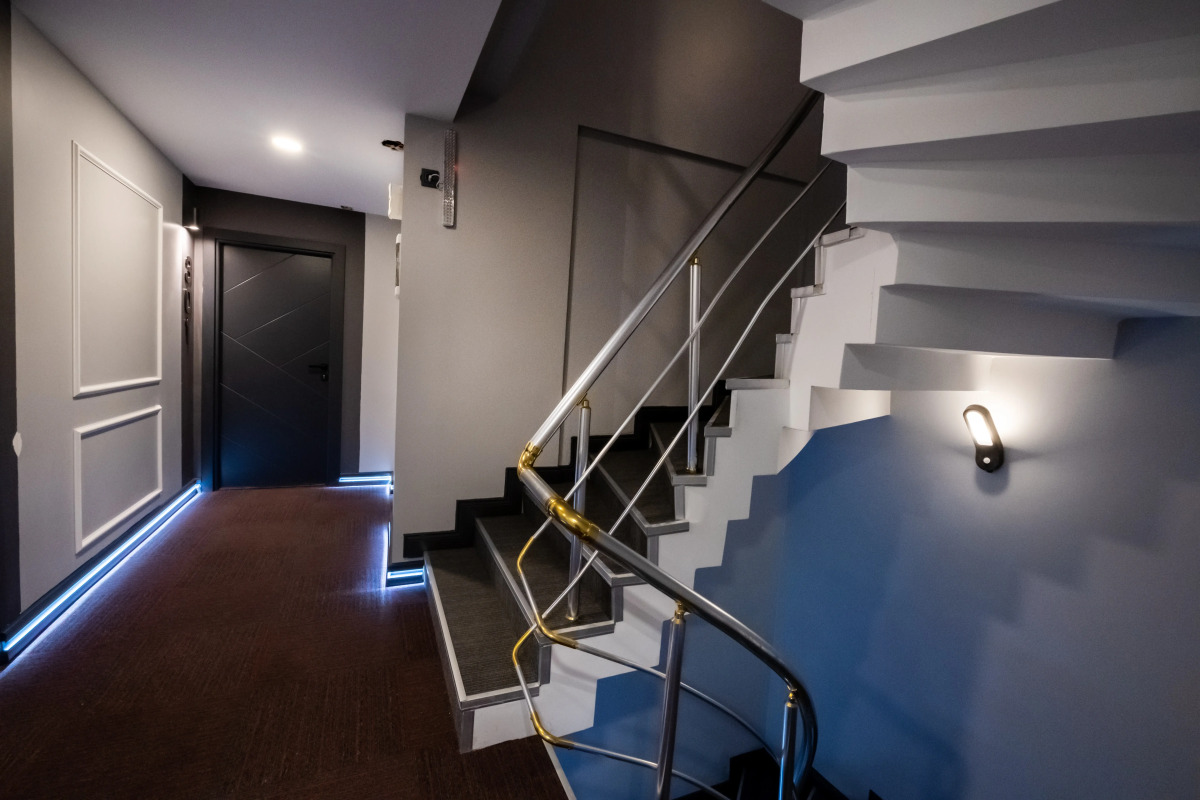 Отель The Queen Hotel