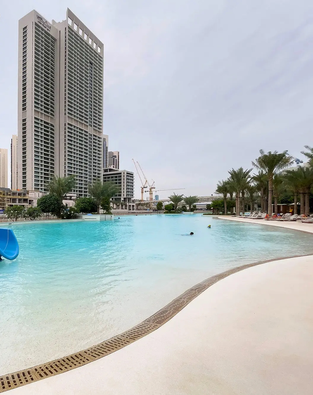Апартаменты Сozy 1BR at Vida Residences Creek Beach