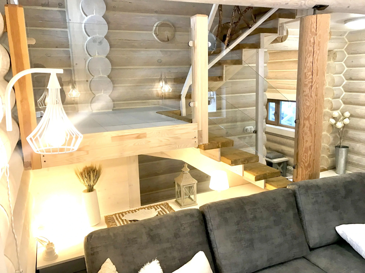 Шале на Скале с Видом на Озеро