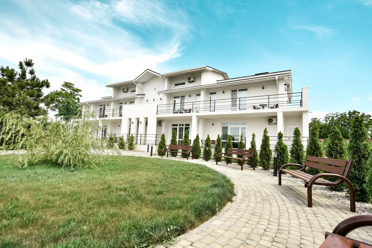 Отель Белая Ива