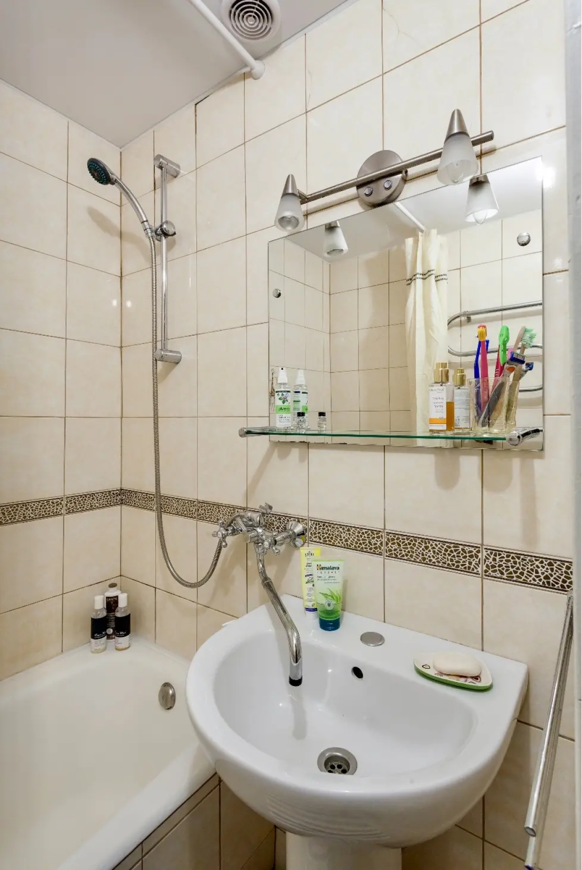 Квартира Светлая 2-Комнатная. Скандинавский Уют. 30 мин до Центра/Аэропорта. Метро и Быстрый Wi-Fi