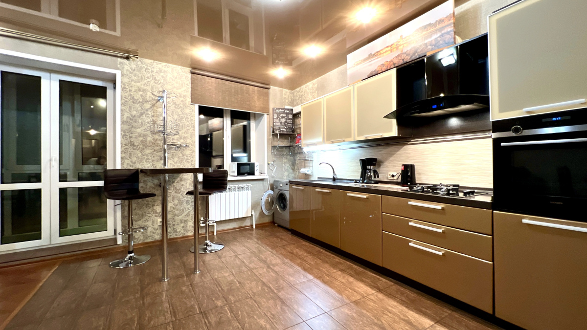 Квартира 3-комнатная Видовая Yarapartments на Набережной