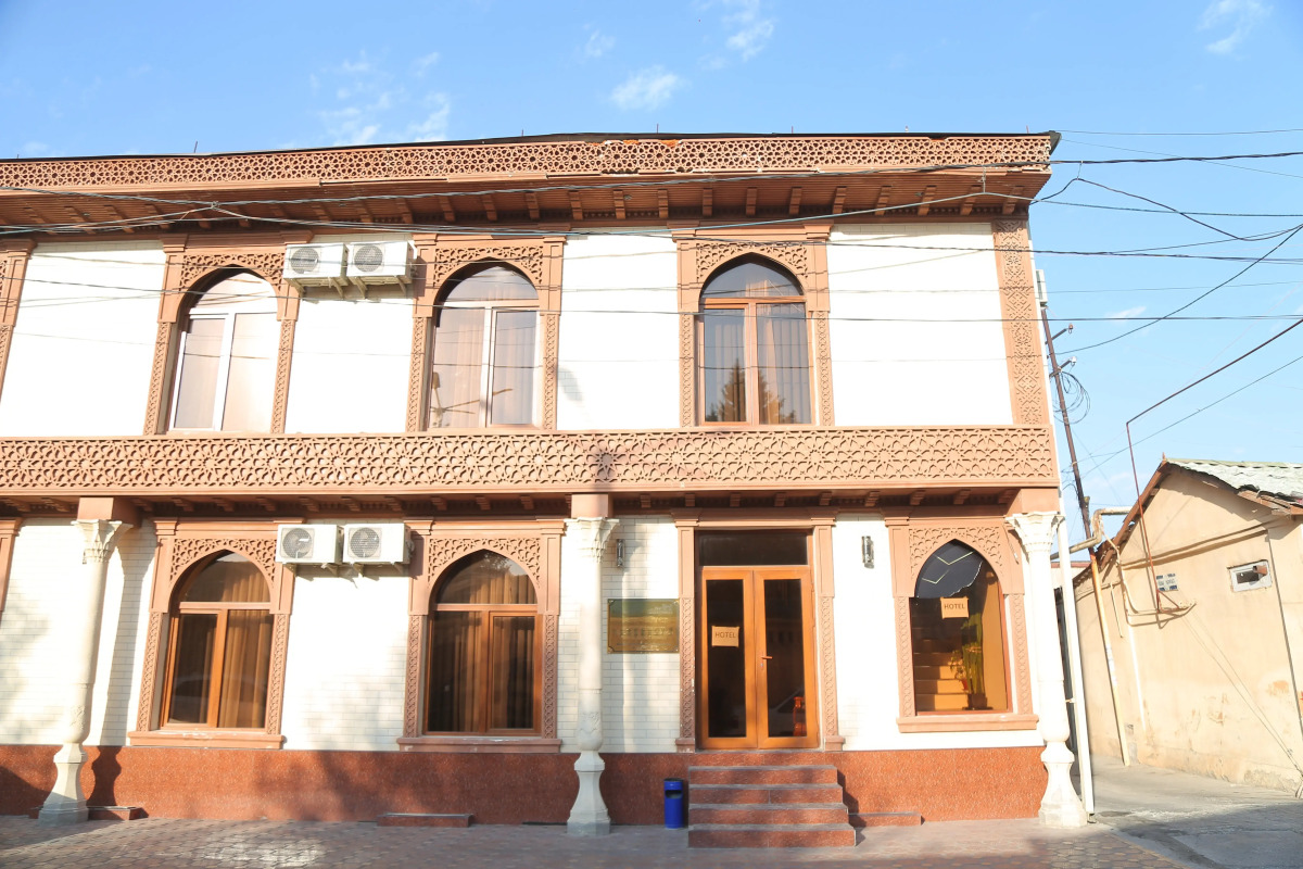 Отель Ideal Best Tour