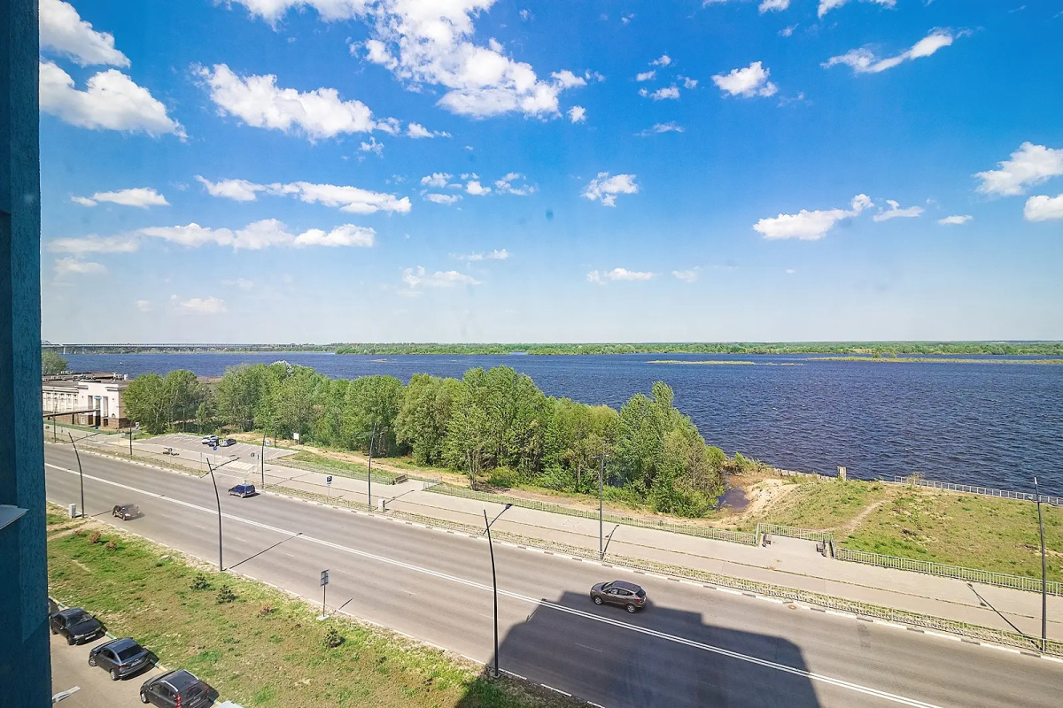 Апартаменты двухкомнатные c видом на Волгу на Волжской набережной  25, м.Cтрелка. Сова-Дом