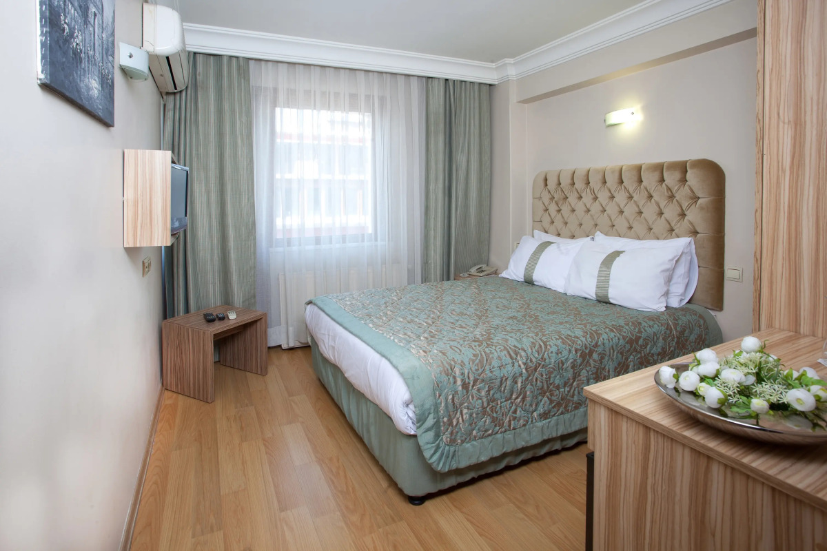 Отель Grand Ant