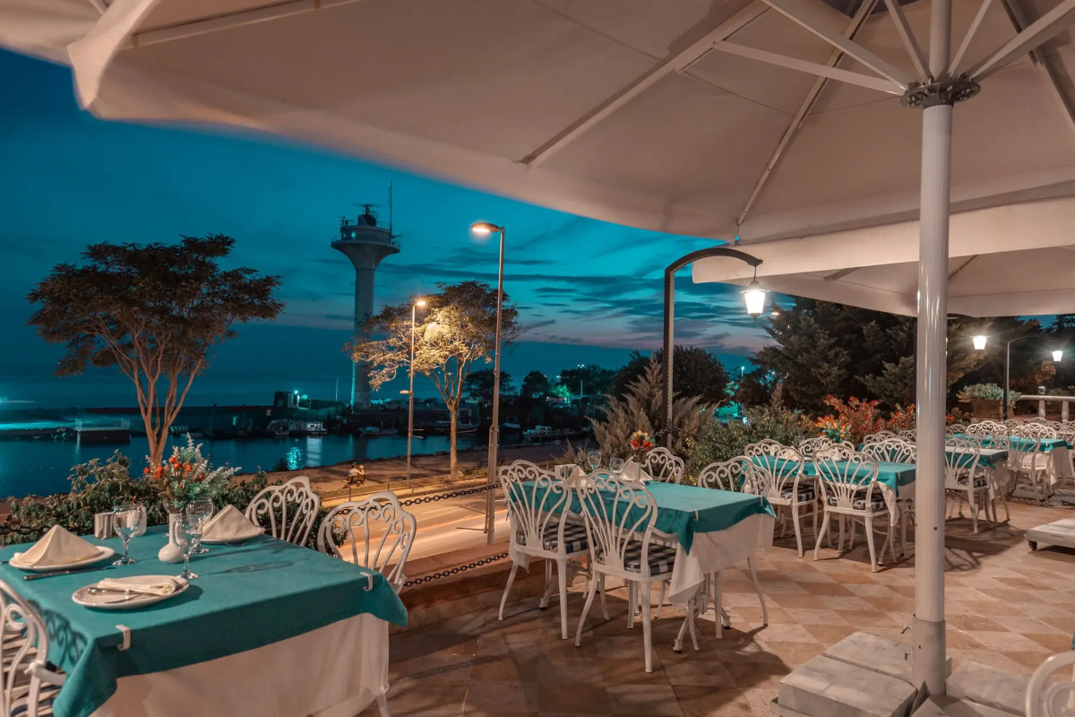 Отель Seven Hills Palace