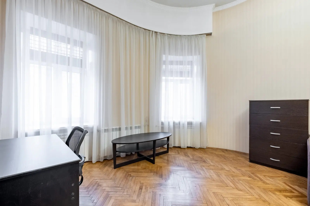 Апартаменты в центре города у метро Чернышевская