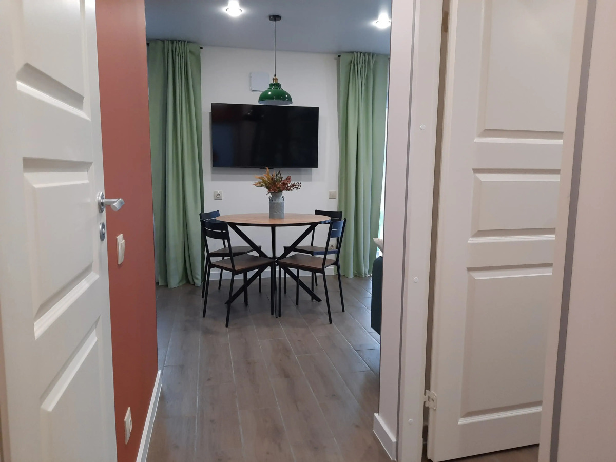 Частный дом у леса