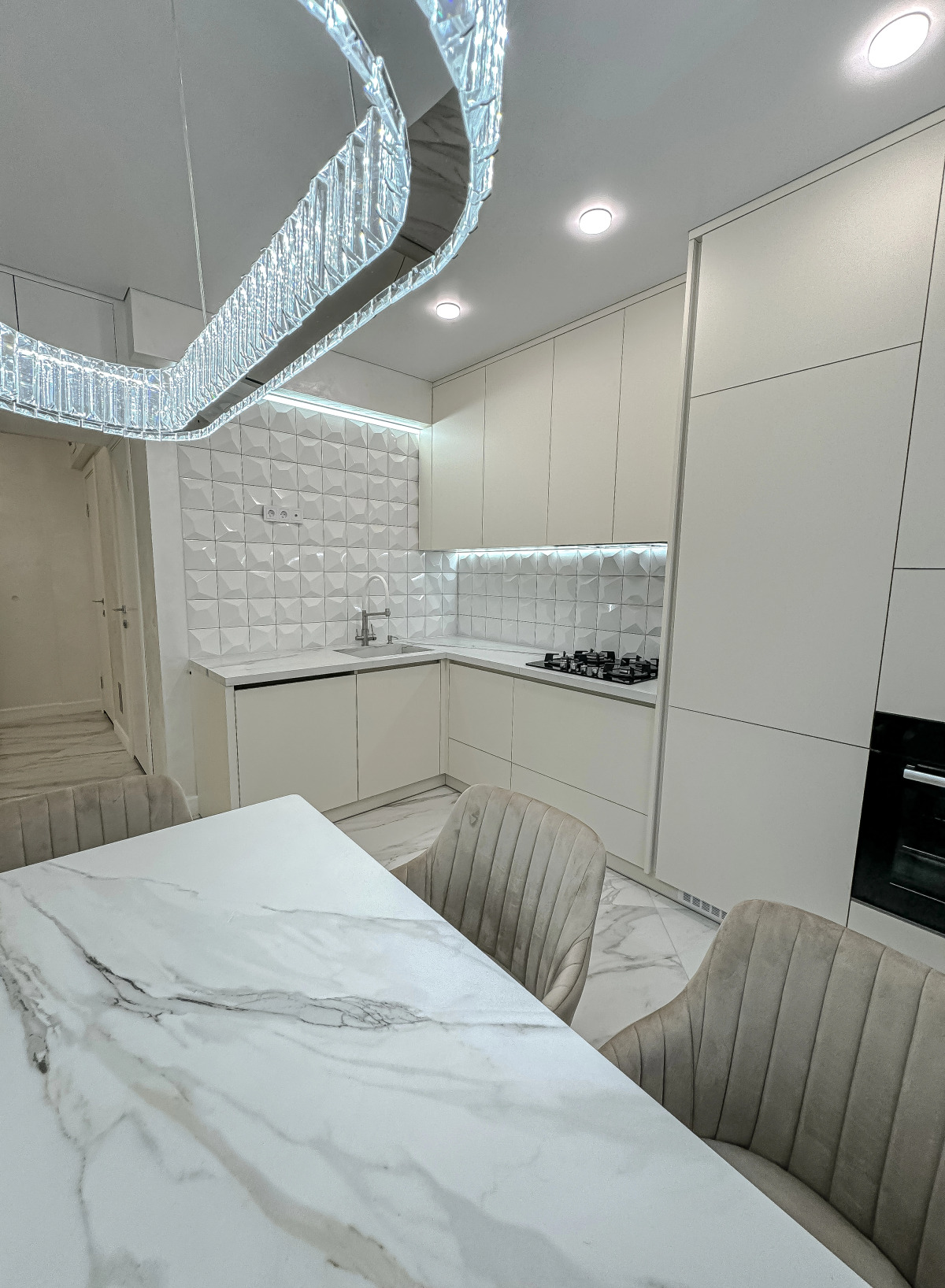 Апартаменты на Чкалова после ремонта, 2 комнаты: гостиная и спальня