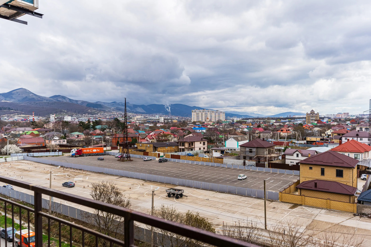 Апартаменты в центре Новороссийска с видом на горы и город LetoAрart