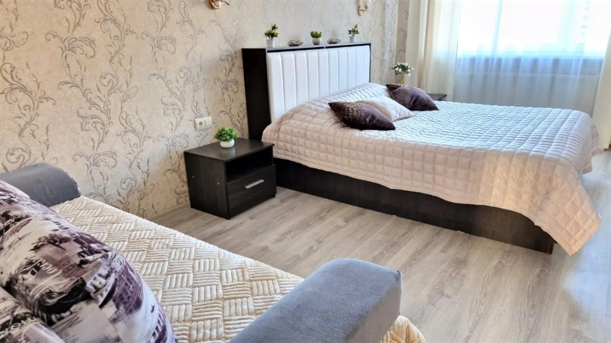 Квартира Краснозвездная 33