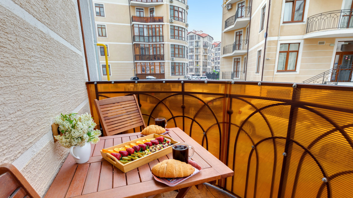 Апартаменты "Наутилус" с балконом в ЖК Черноморский 2