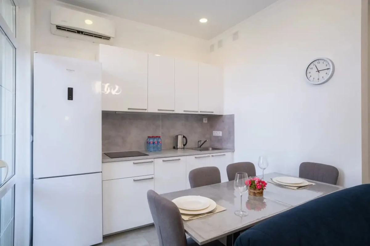 Апартаменты RED APARTMENTS Арт Лайт Дойл