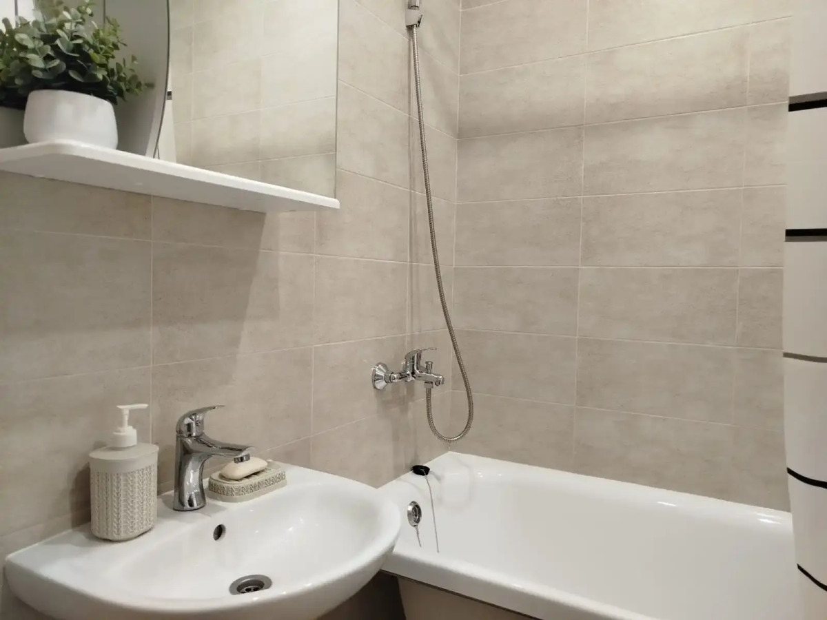 Квартира студия live in comfort на Современников 8