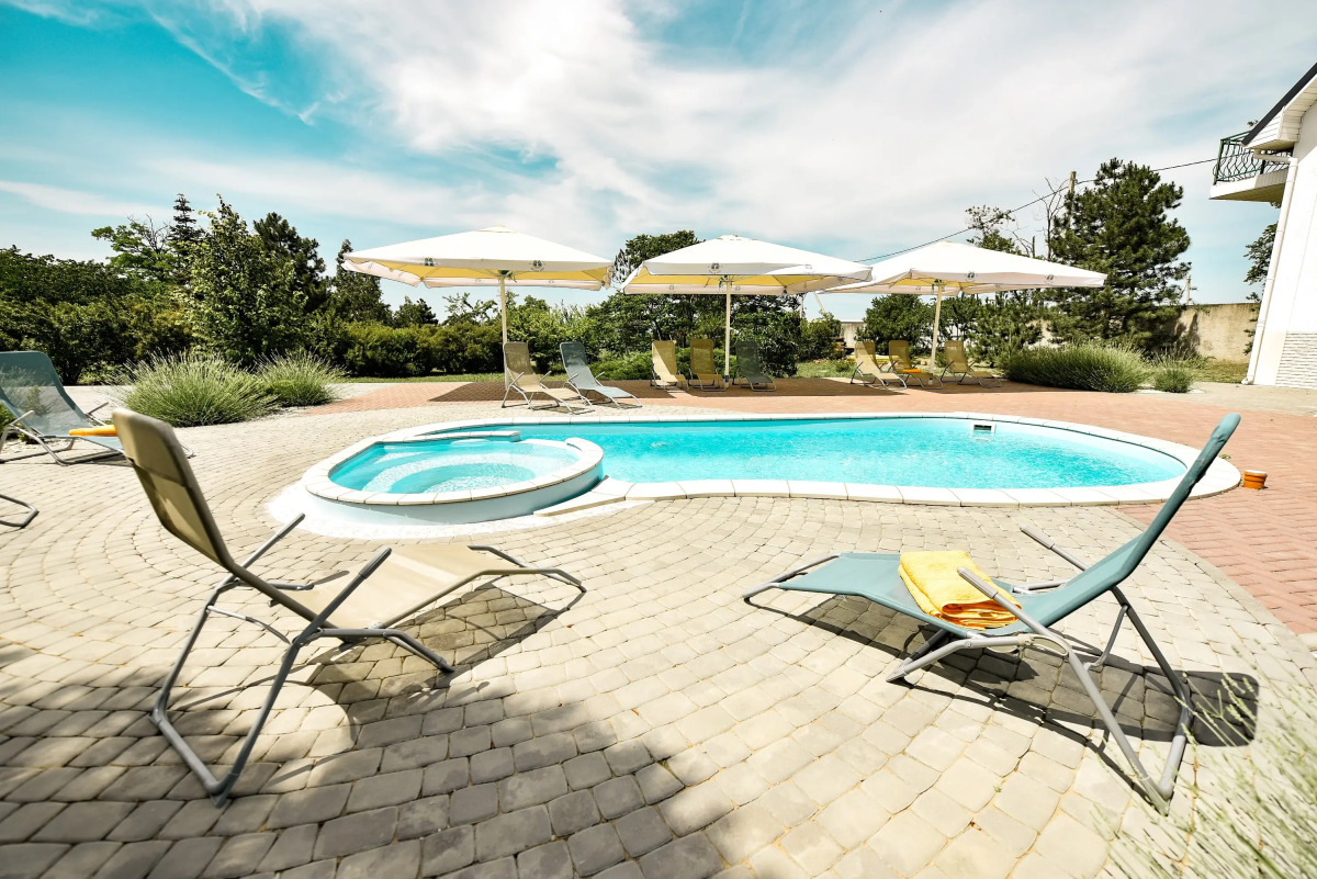 Отель Белая Ива