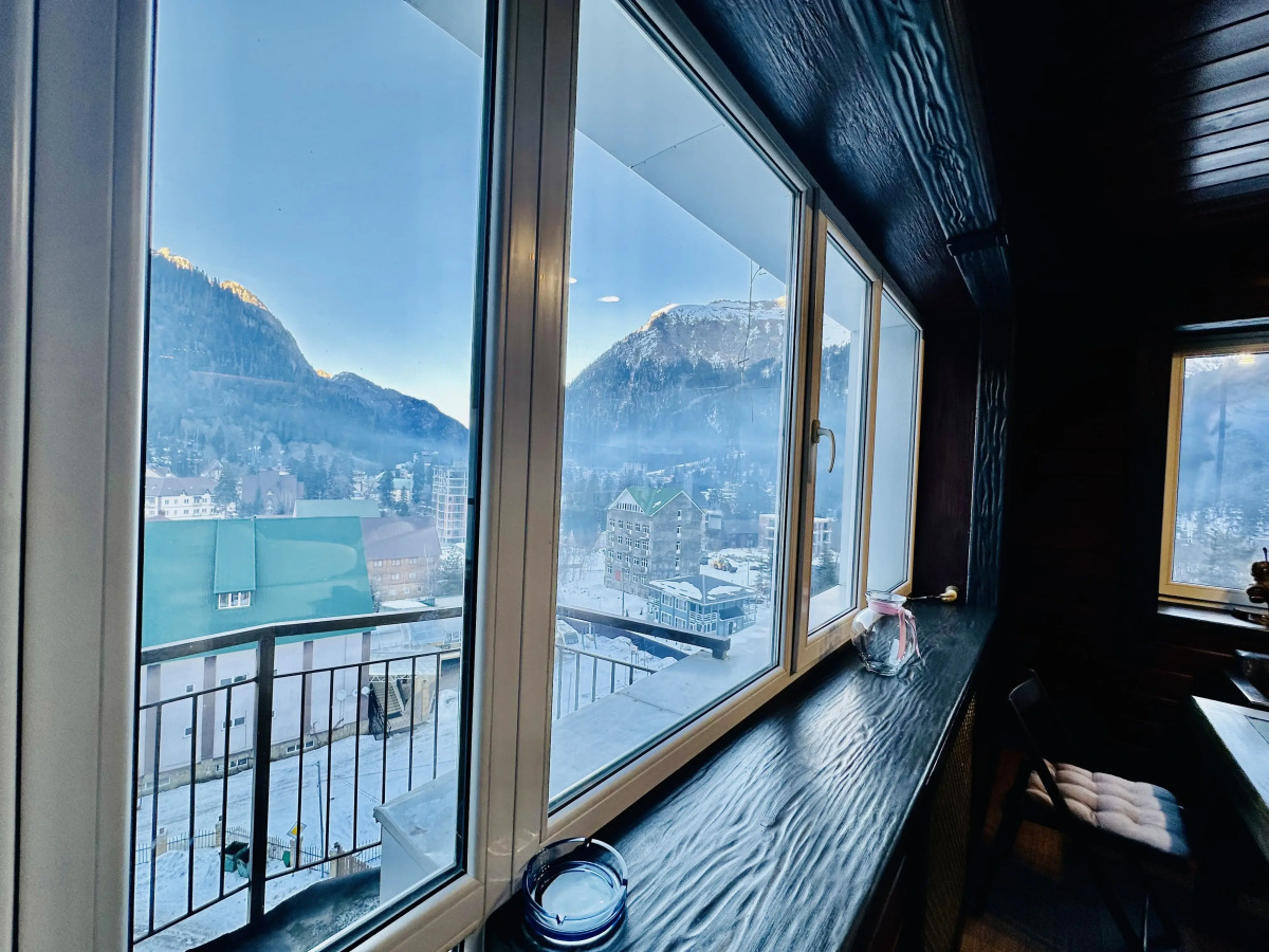 Квартира на Аланской, 25 "Пентхаус"