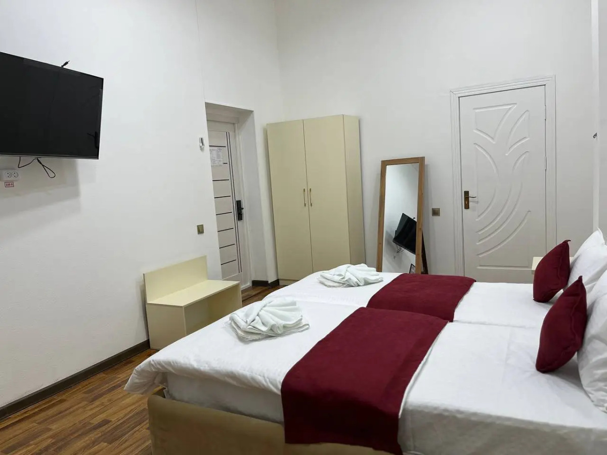 Отель HOME ALONE