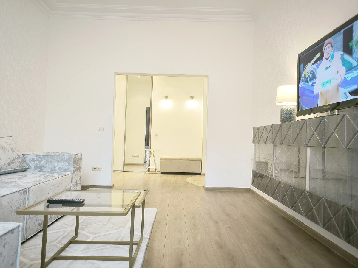 Апартаменты Проспект Независимости 44, Суперцентр, двушка