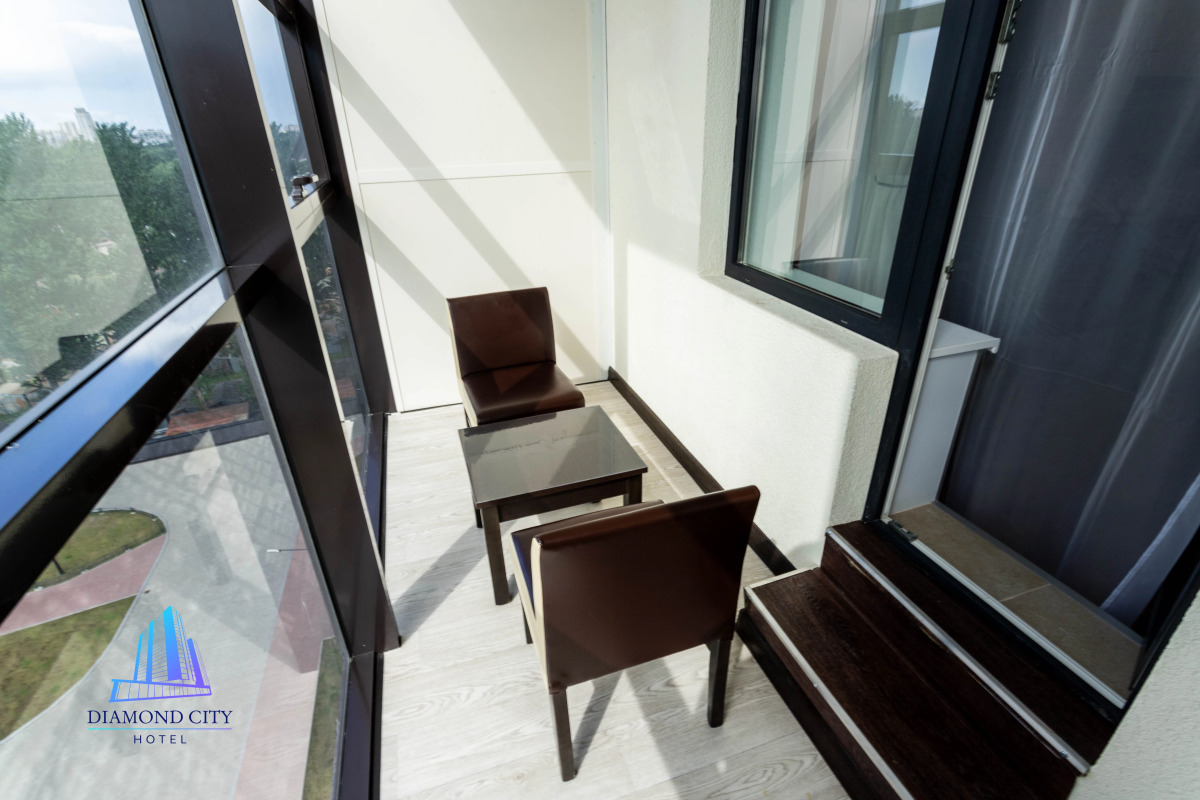 Отель Diamond City