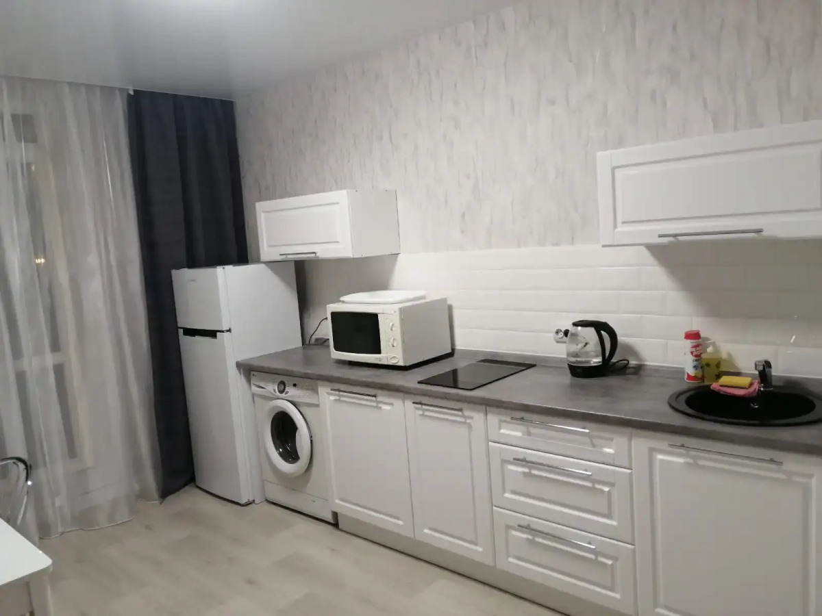 Апартаменты Двухкомнатная Квартира на Алексеева 27