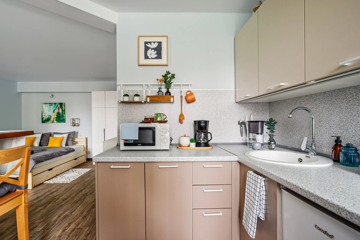 Апартаменты Butyrsky Cozy with Terrace, Parking and King-size Bed