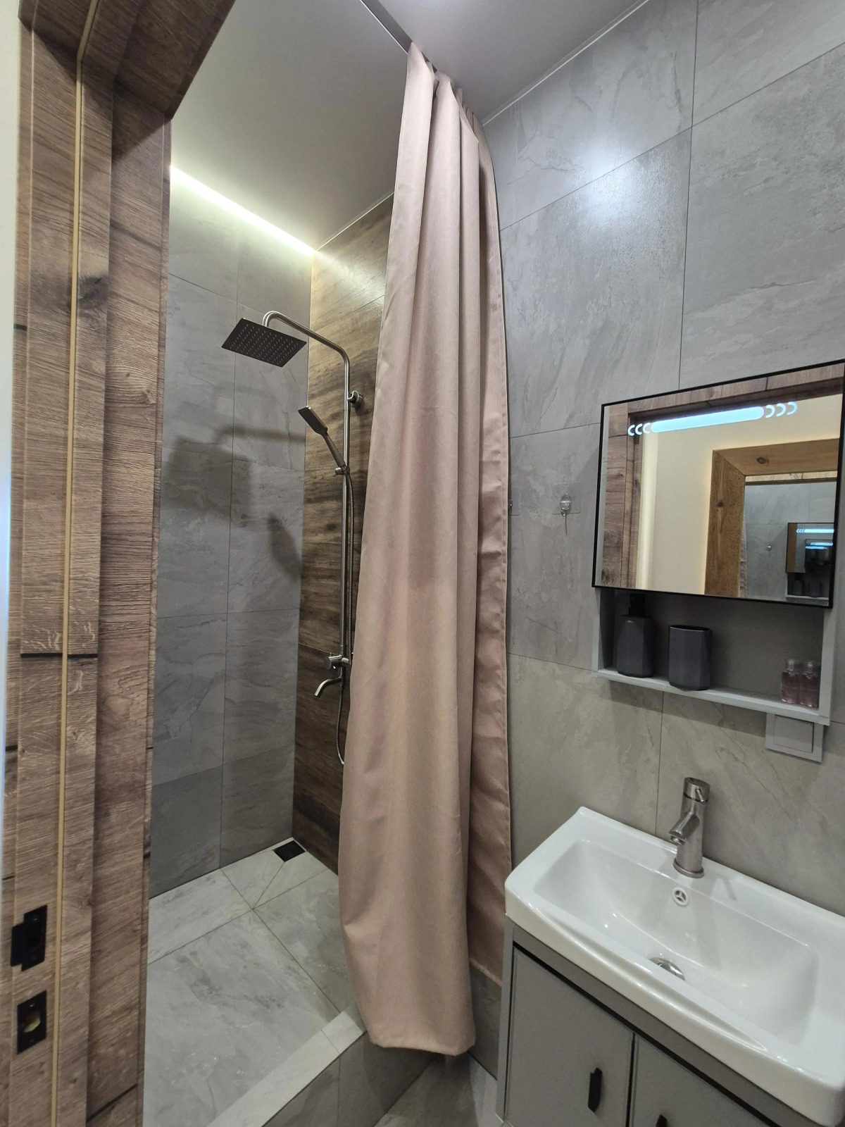 Апартаменты на улице Прапорщика Комарова 34-97Б